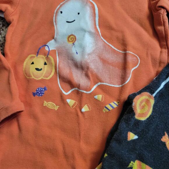 2 Pairs Girl's 18 Months Carters Pajamas - Picture 2 of 4